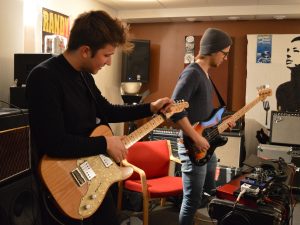 Тобиас Аамодт - История соседей