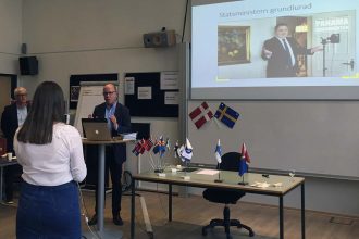 Nils Hanson, tidl. leder af Uppdrag Granskning, graverteam på SVT taler ved NJCs 60 års jubilæumsreception