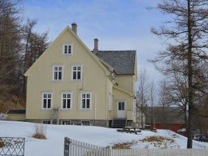 Mellemskolen - Naboens historie